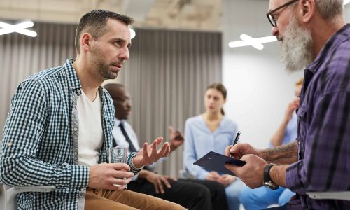 Sesión de terapia de grupo